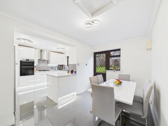 Goldthorpe Gardens, Lower Earley, RG6 photo 4