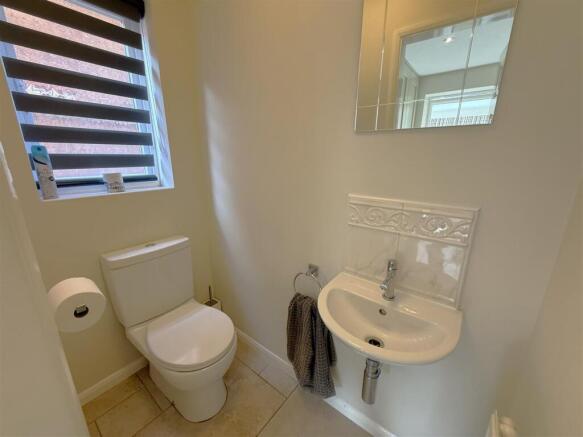 Downstairs WC.JPG