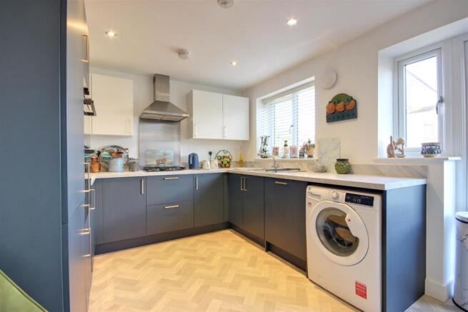 3 bed Terraced for sale Image 4