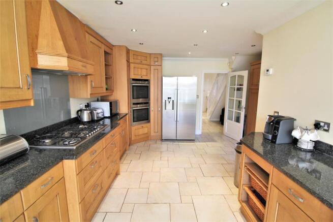 KITCHEN/BREAKFAST ROOM