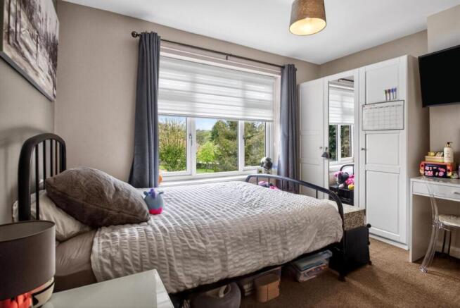 3 bed Terraced for sale Image 11