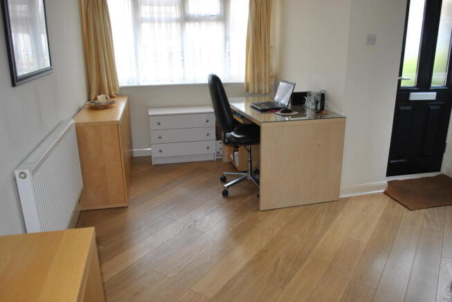 HALL/STUDY/FAMILY ROOM