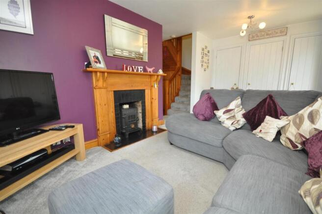 Living Room (+ cupboards)