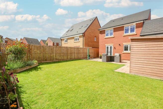 4 bed Detached for sale Image 5
