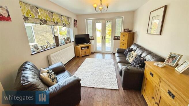 4 bed Detached for sale Image 11