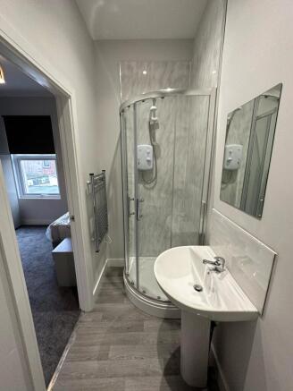 4 bed Not Specified to rent Image 6