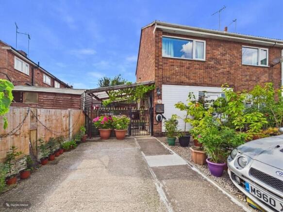 3 bed Semi-Detached for sale in pontefract