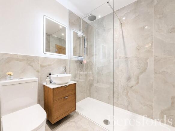 Abbs Cross Lane, Hornchurch, RM12 photo 4