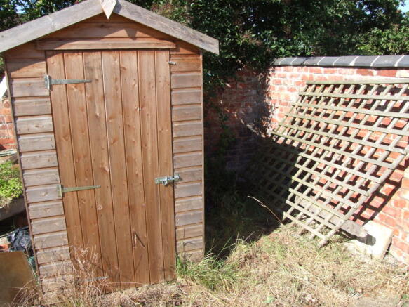 GARDEN SHED