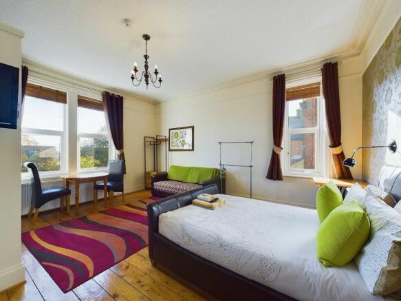 12 bed Semi-Detached for sale Image 9