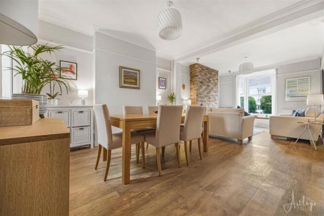 Living/Dining Room