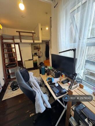 Living Area/Work Desk