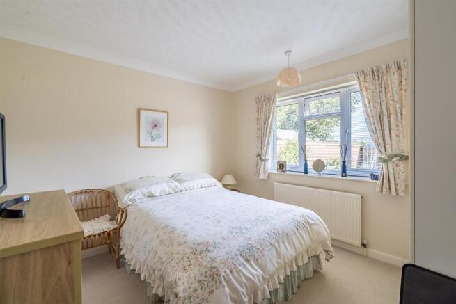 2 bed Detached Bungalow for sale Image 11