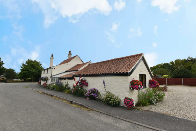 ELEVATION SEEN FROM HOOP END