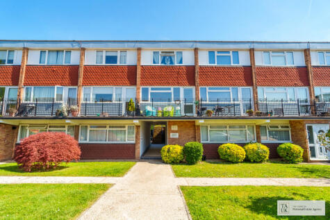 Briarleas Gardens, Upminster, RM14