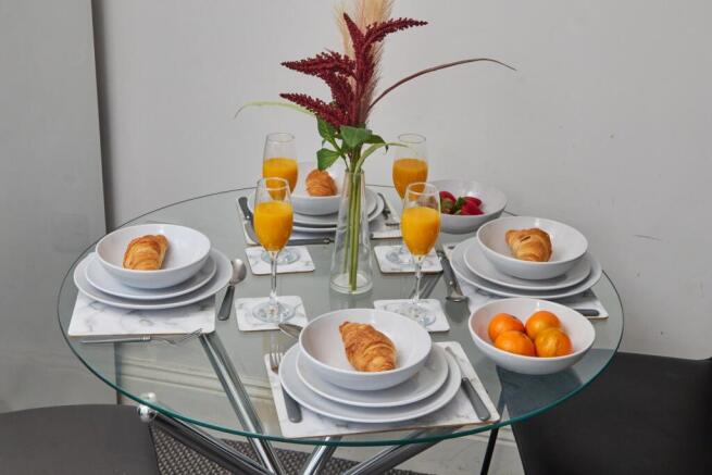 1 bed Apartment to rent Image 10
