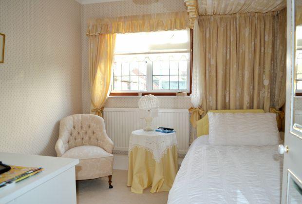 BEDROOM 4