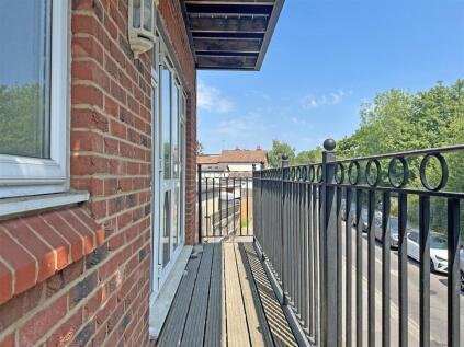 Brook Road, Redhill