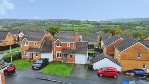Cae Canol, Hengoed