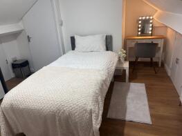 118, London Road, Romford RM7 9QU