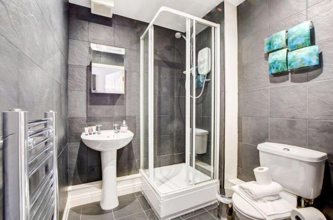 3 bed Apartment for sale Image 12