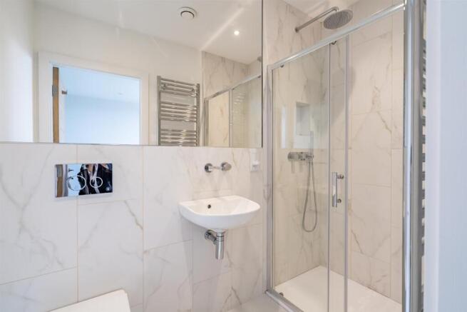 4 bed Town House for sale Image 10