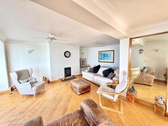 Sitting room exmouth.jpg