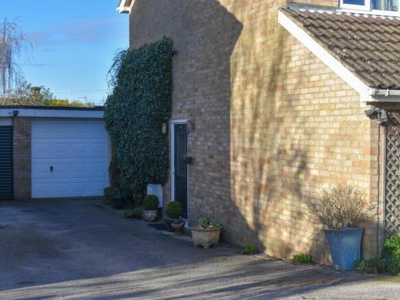 Garage & Driveway