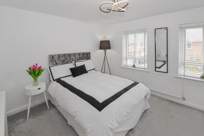 40 Peregrine Way - Image 3