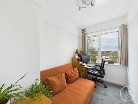 3 bed Semi-Detached to rent Image 12