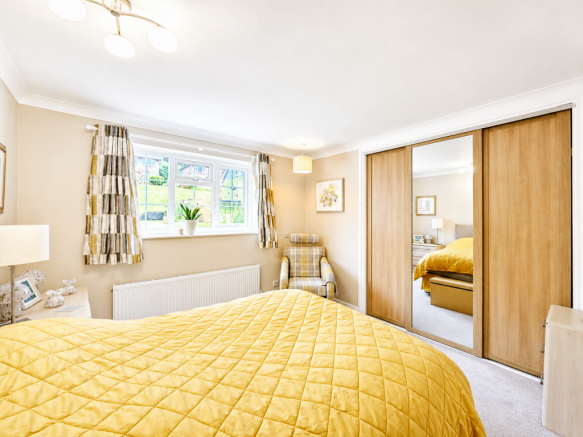 2 bed Flat for sale Image 8