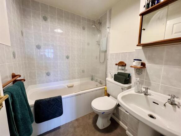 Bathroom.jpeg