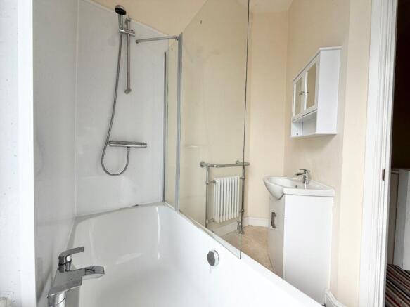 3 bed End of Terrace to rent Image 12