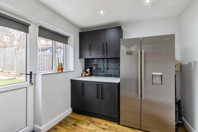 4 bed Detached for sale Image 6