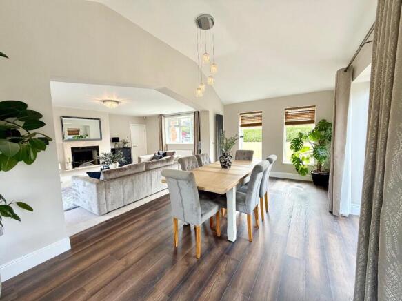 4 bed Detached for sale Image 9