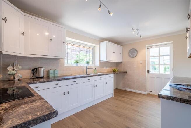 Kitchen / Breakfast Room