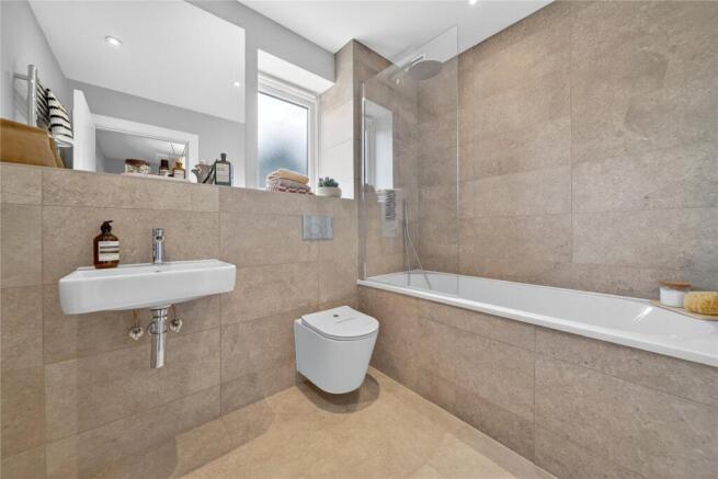 3 bed Town House for sale Image 8