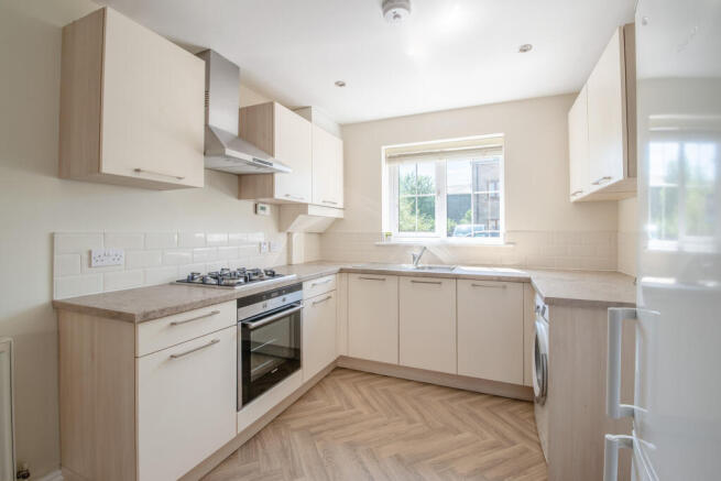 3 bed Semi-Detached to rent Image 5