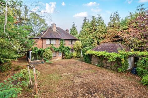 North Common, Weybridge, KT13