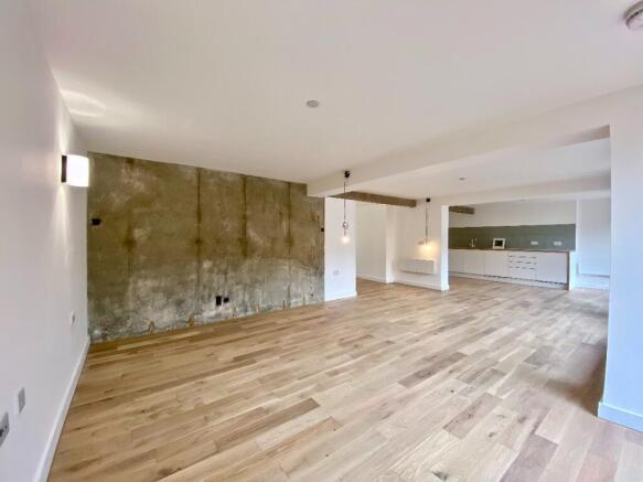 2 bed Flat to rent Image 6
