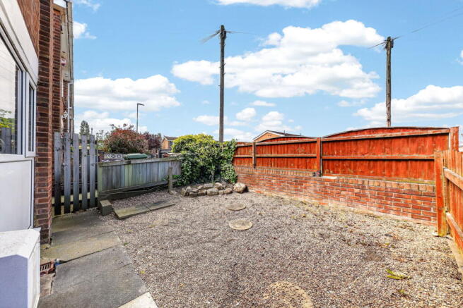Chequers Close, Pontefract, WF8 photo 3