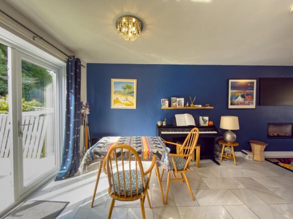 3 bed Semi-Detached for sale Image 8