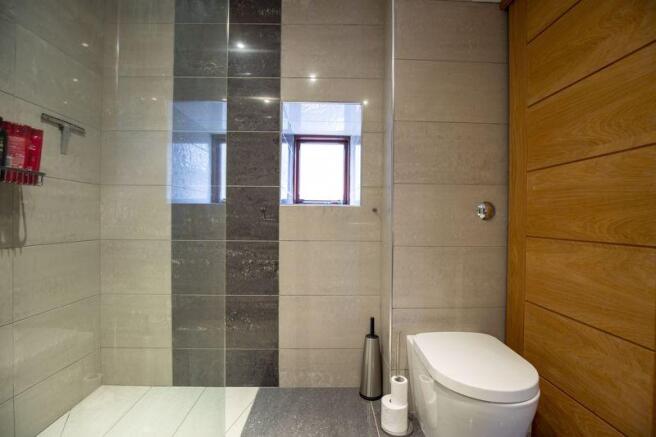 En-suite Shower