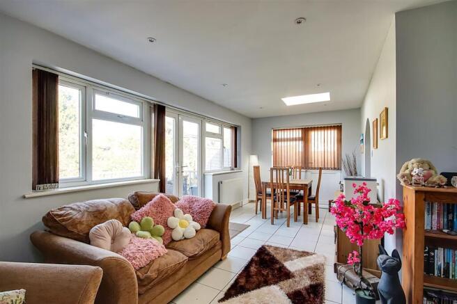 Cedar Avenue, Worthing, BN13 photo 4