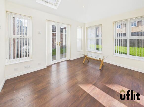 4 bed Detached for sale Image 7