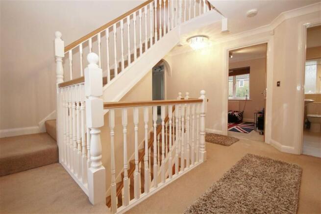 FIRST FLOOR LANDING