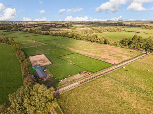 Land, Stables, Store & Menage