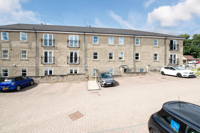 2 bed Apartment for sale Image 12