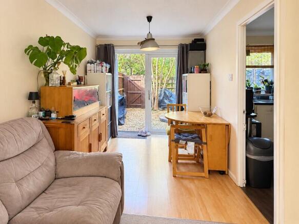 Eastlands, New Milton, Hampshire. BH25 5PH photo 3