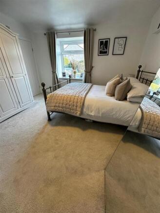 2 bed Terraced to rent Image 8